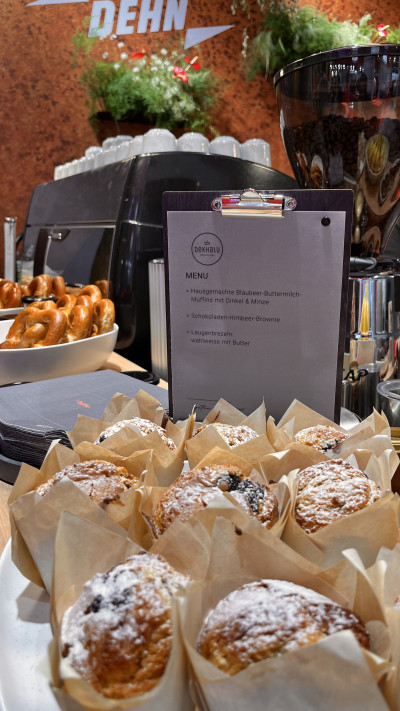 Barrista Station mit diversen Backwaren