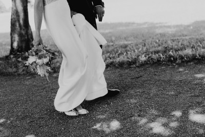 schwarz weiß Bild eines Brautpaars